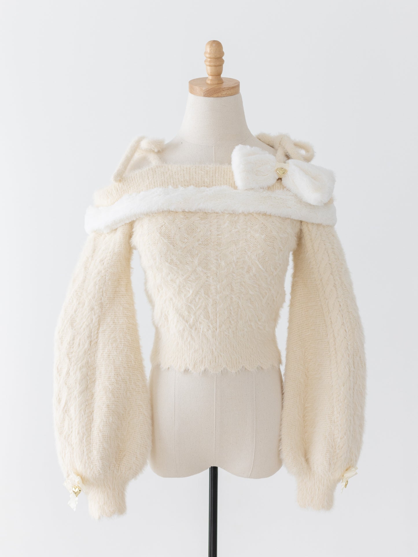 Bunny ear knit sweater with engraved heart charms (cream)