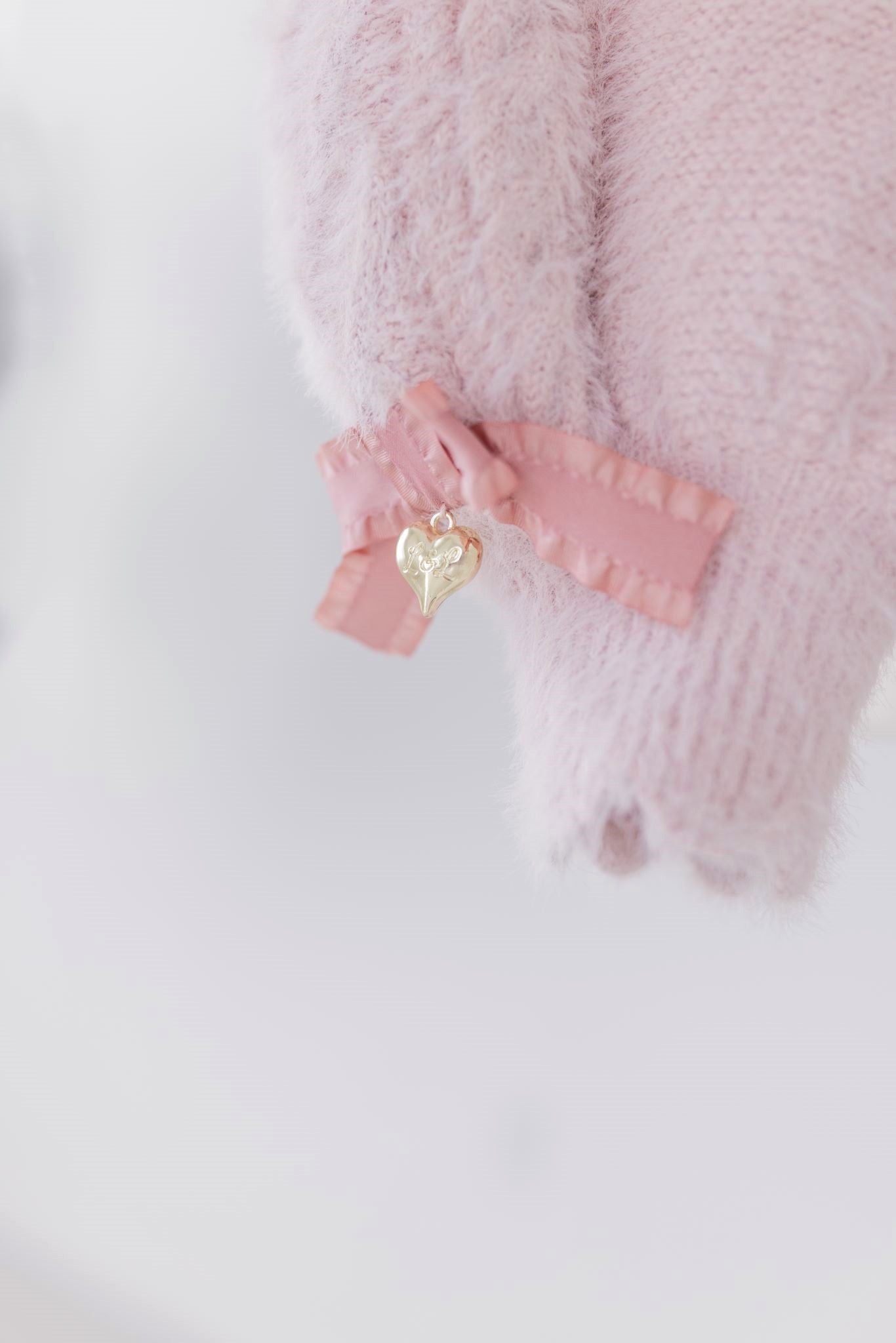 Bunny ear knit sweater with engraved heart charms (pink)