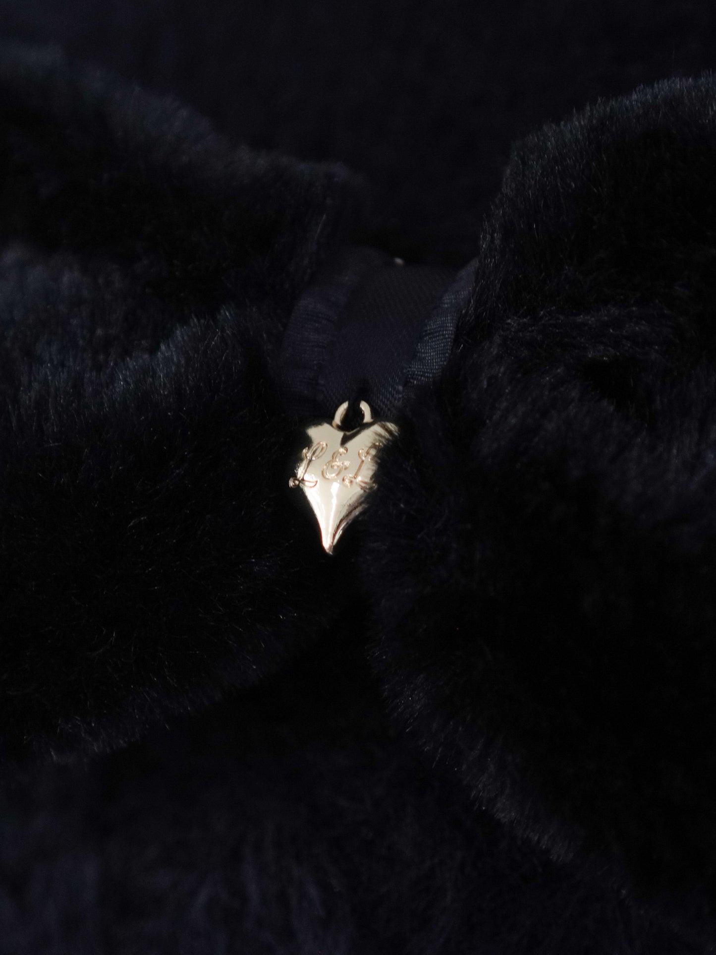 Bunny ear knit sweater with engraved heart charms (black)(pre-order)