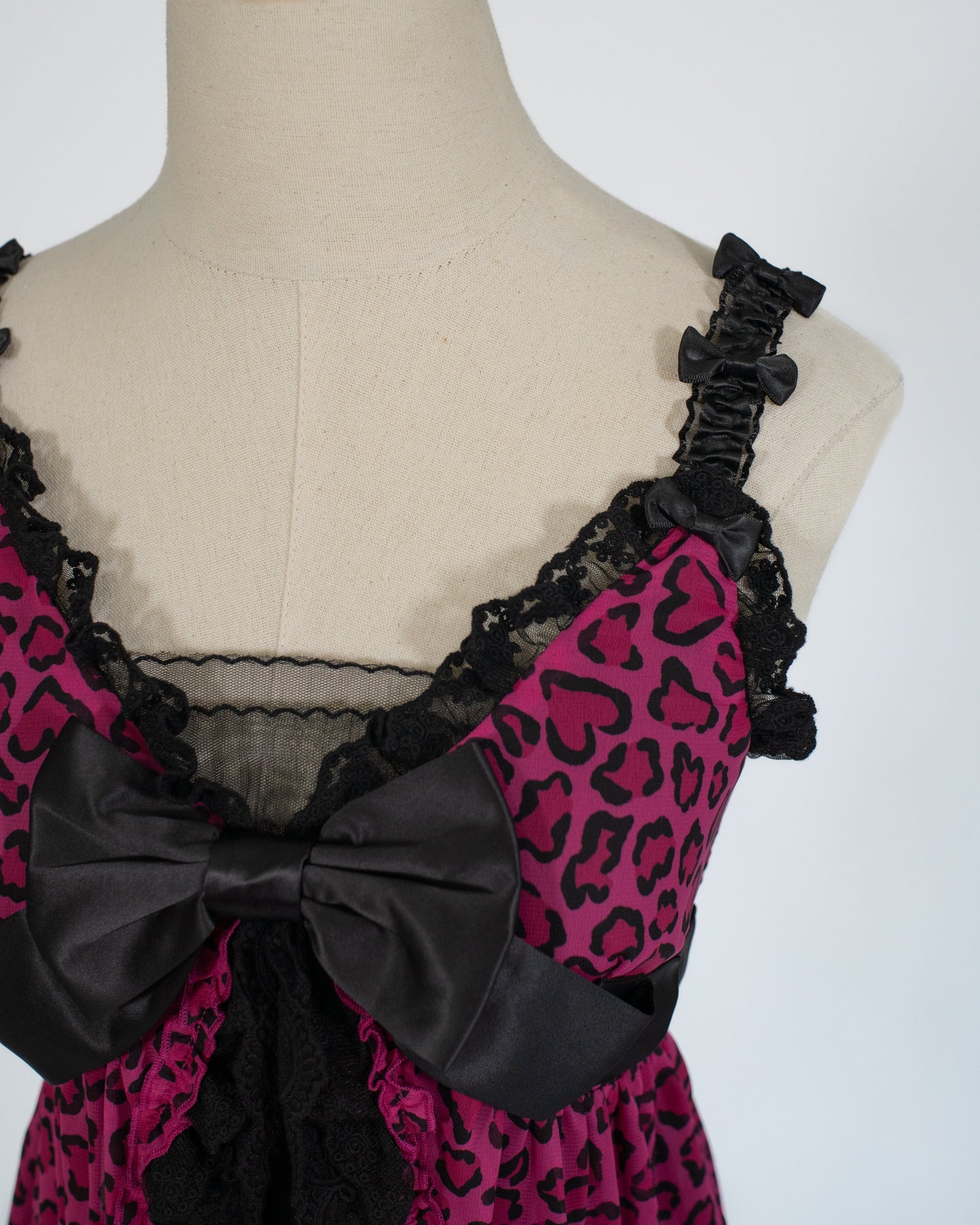 Agejo leopard heart flyaway babydoll blouse [Gyaru line] (pre-order)